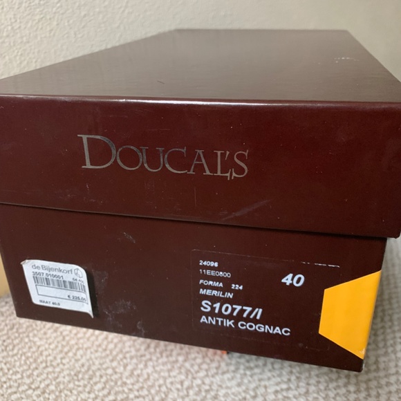 Doucal’s Wingtip Oxford Vera Cuoio Mens Shoes. main image 5